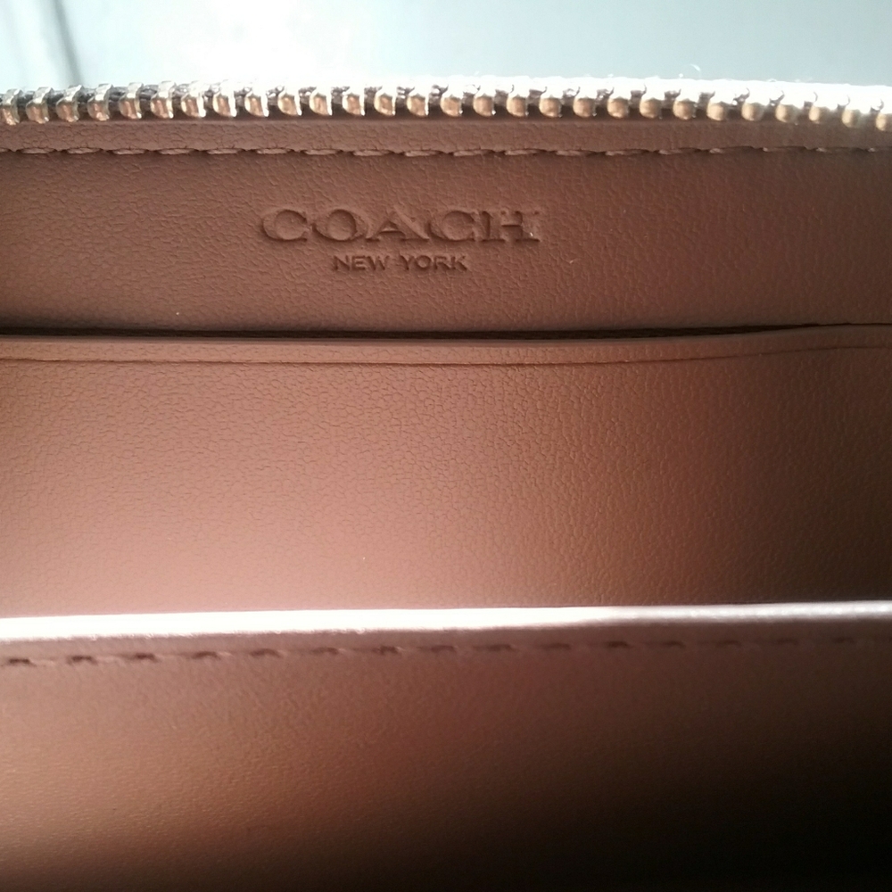 Coach green dinosaur wallet - Picture 7 of 7